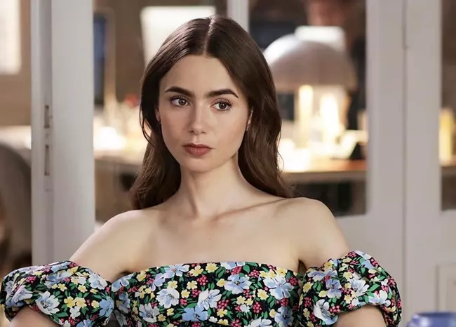 Lily Collins trong emily in Paris